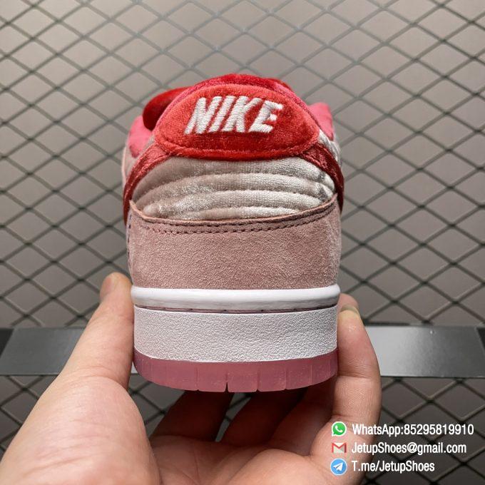 RepSneakers StrangeLove x Dunk Low SB Valentines Day SKU CT2552 800 4