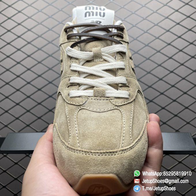 2024 RepSneakers New Balance x Miu Miu 530 SL Ecru Sneakers Brown Suede Upper Rep SNKRS 05